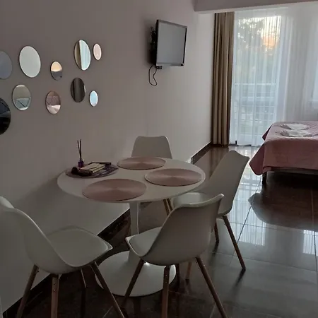 Planeta 105, 108 - Parking W Cenie Pobytu